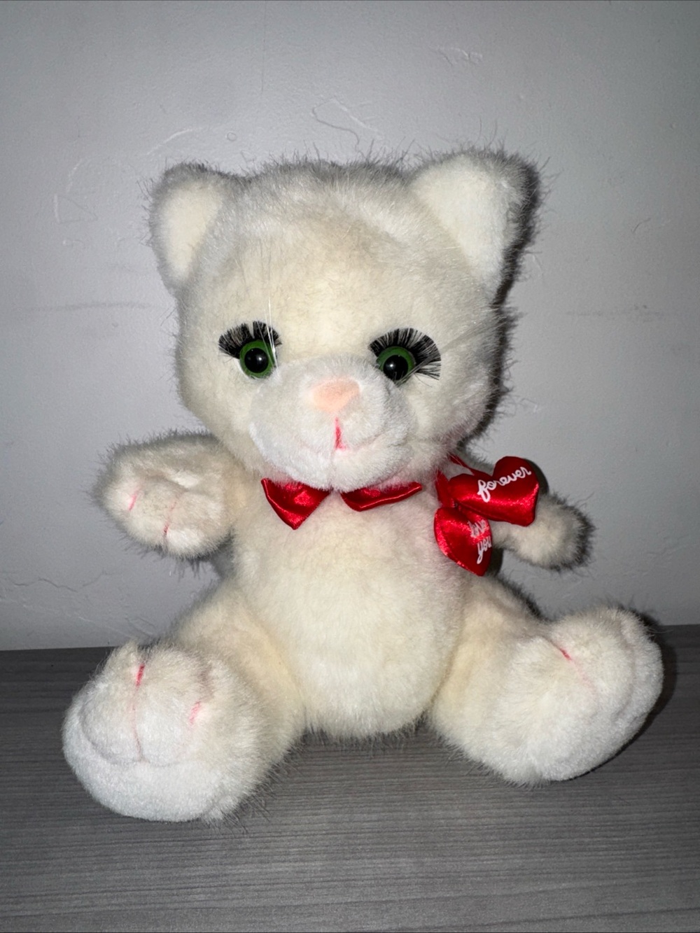 Vintage Russ White Kitten Kitty Eyelashes Love Red Hearts 10” Stuffed Plush Toy